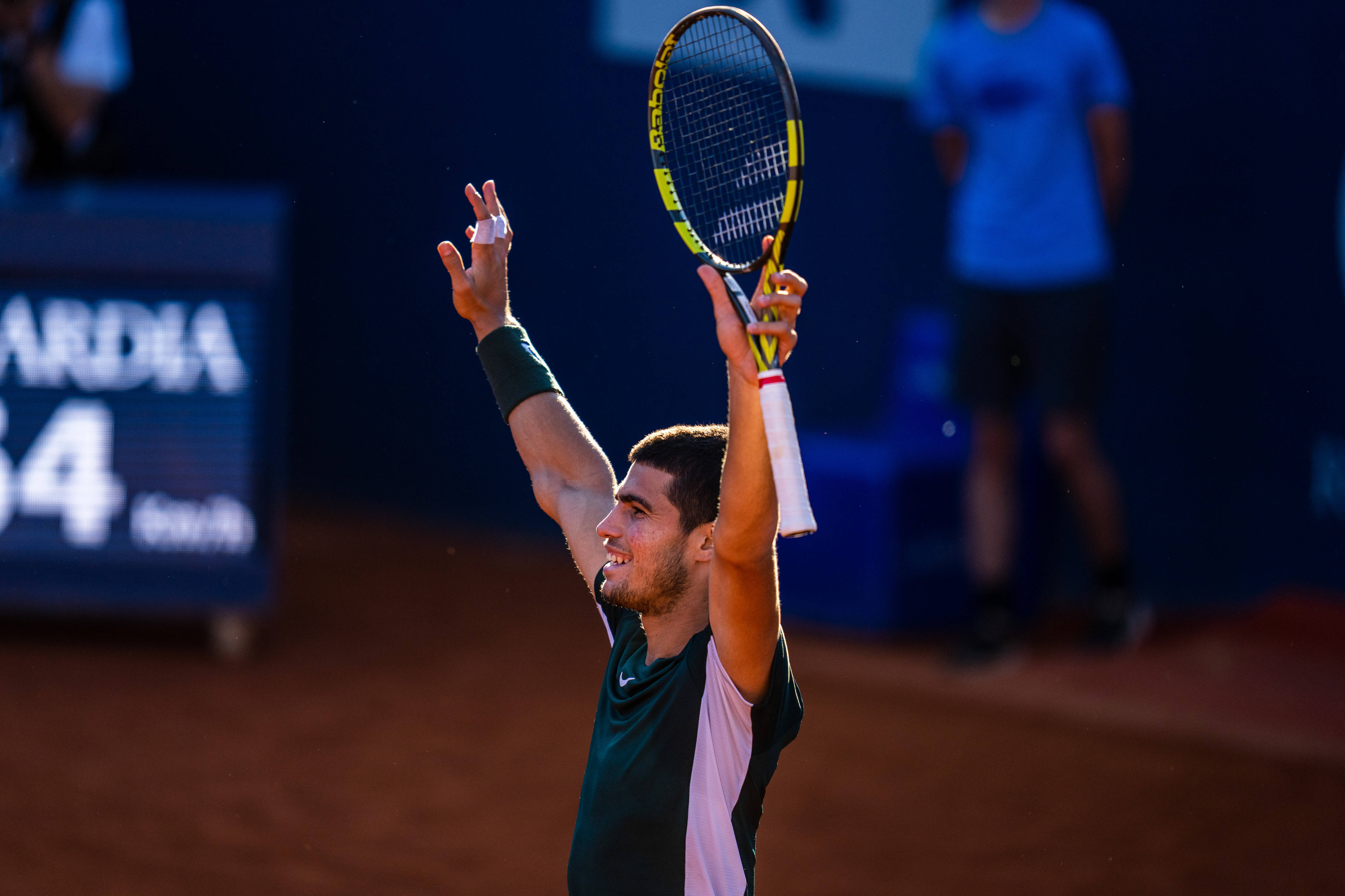 开云体育app下载-窗口期法甲传出新动向，巴塞罗那防线松动，管理层表态：话题不断，细节决定成败(阿森纳传控与巴萨传控)