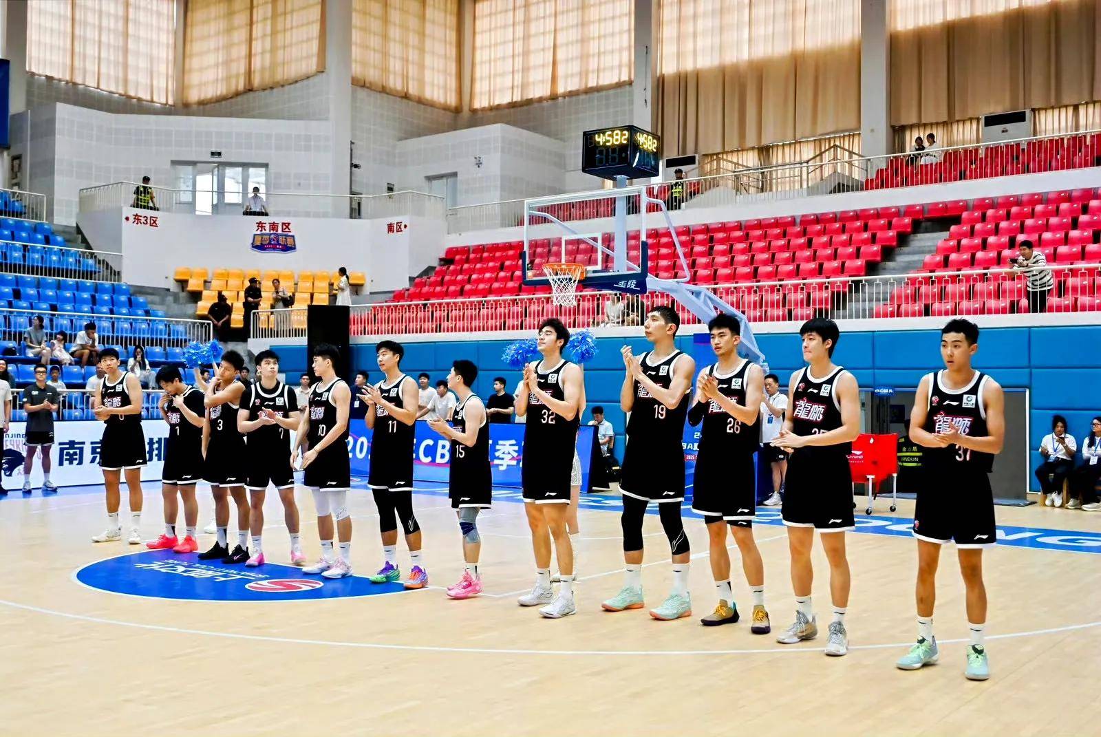 开云体育官网-关于今夜广州队调整名单以备CBA常规赛；扳平良机环节打磨；底气十足；赛程密集仍需轮换的信息